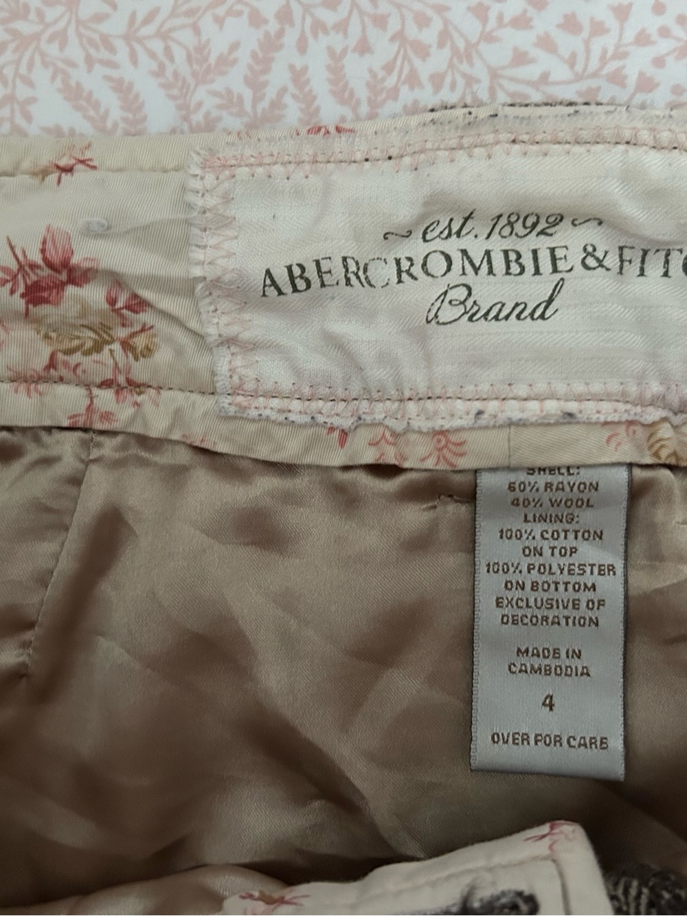 rare abercrombie and fitch mini skirt! - Picture 3 of 5